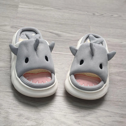 Nosso "Cozy Embroidered" Slippers