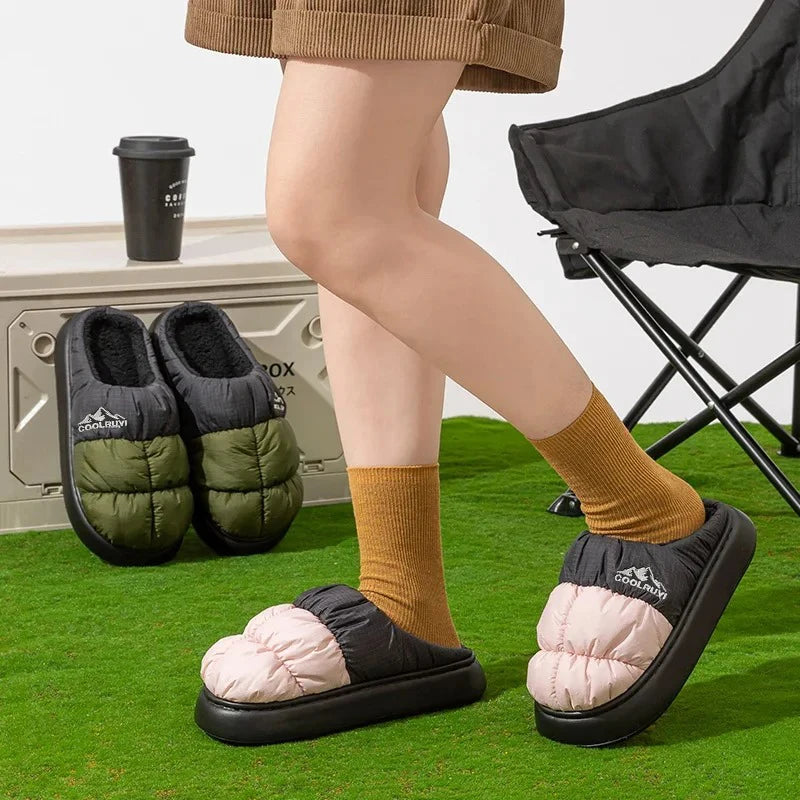 Nosso "Puff-Tech" Waterproof Down Slides