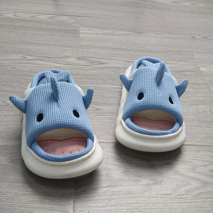 Nosso "Cozy Embroidered" Slippers