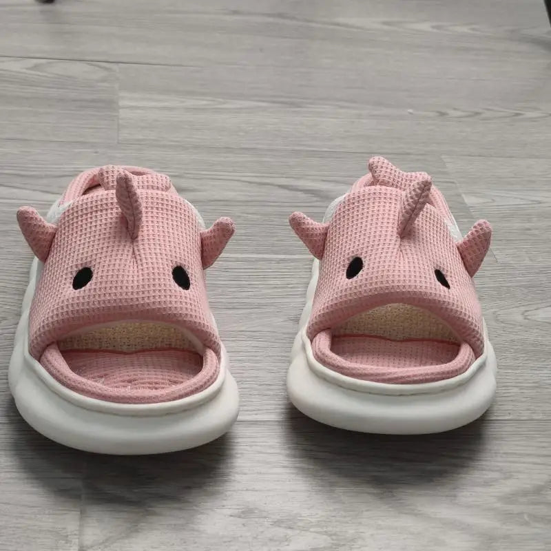 Nosso "Cozy Embroidered" Slippers